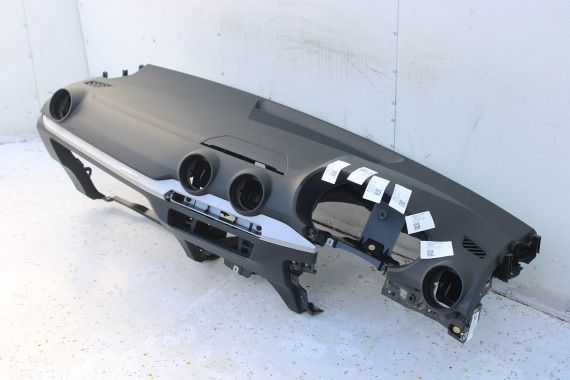 AUDI Q2 KONSOLA PULPIT DESKA ROZDZIELCZA KOKPIT PULPIT 81C857001 81C 857 001 ANGLIK  81C857001F 81C857001K UK 81C857001