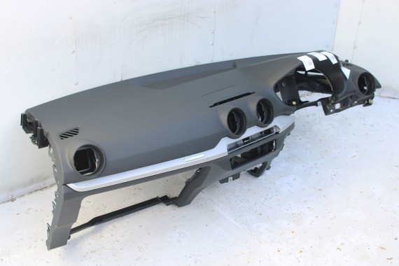 AUDI Q2 KONSOLA PULPIT DESKA ROZDZIELCZA KOKPIT PULPIT 81C857001 81C 857 001 ANGLIK  81C857001F 81C857001K UK 81C857001
