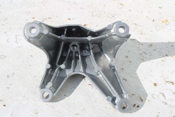 AUDI VW ŁAPA SILNIKA podpora 8W0199307Q 8W0199308R A4 A5 B9 F5 SQ5 FY Q7 Q8 TOUAREG 760 3.0 TFSi  8W0199307L WSPORNIK MOCOWANIA