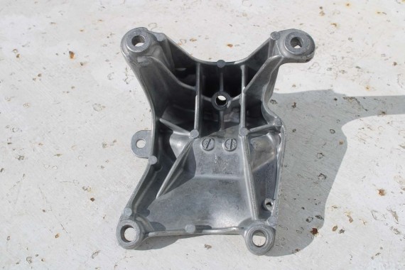 AUDI VW ŁAPA SILNIKA podpora 8W0199307Q 8W0199308R A4 A5 B9 F5 SQ5 FY Q7 Q8 TOUAREG 760 3.0 TFSi  8W0199307L WSPORNIK MOCOWANIA