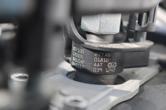 AUDI A8 UKŁAD PALIWOWY 4.2 TDi WTRYSKI 057130277AN + LISTWA 057130089Q 057130090AC 057130764AE + pompa 057130755AE silnik diesel