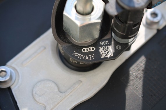 AUDI A8 UKŁAD PALIWOWY 4.2 TDi WTRYSKI 057130277AN + LISTWA 057130089Q 057130090AC 057130764AE + pompa 057130755AE silnik diesel