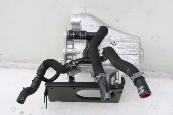 AUDI RS4 RS5 CHŁODNICA INTERKULERA 8W0145785C POWIETRZA DOŁADOWANIA Intercooler 8W0145785C 8W0145785B 8W0145261A