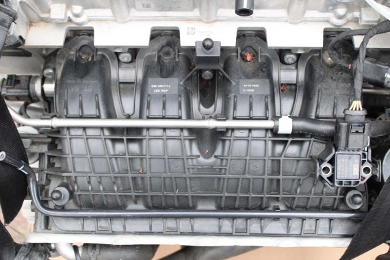 VW AUDI SEAT SKODA KOLEKTOR SSĄCY 04E129711L 04E145749B 04E129709P 04E129709L 1.4 TSi 04E 129 711 L 04E 145 749 B 04E129711L