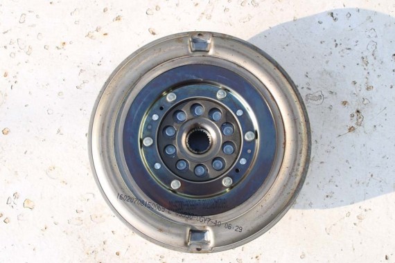 AUDI A4 A5 A6 Q5 KOŁO DWUMASOWE 0B5105317R 2.0 TDi 0B5105317R0B5105317R 0B5105317R 0B5105317R 0B5105317R 0B5 105 317 R ZAMACHOWE
