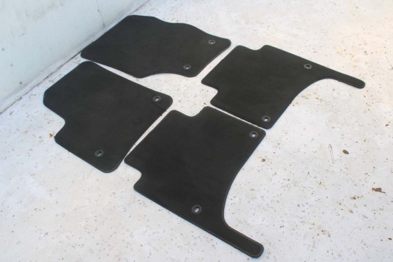 VW TOUAREG DYWANIKI WYCIERACZKI PODŁOGI 7L6862477J 7L6862478J 7L6862560K 7L6862559K QKX antracyt wykładziny 7L6863011J 7L6863011