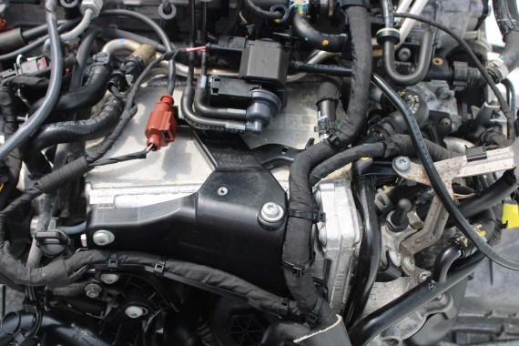 AUDI A4 A5 Q5 KOLEKTOR SSĄCY 04L129766AD 04L129711E 04L129711T 04L129711T 04L129766AD 2.0 TDi 04L129711AE 04L129766AD 04L129766