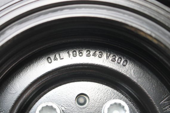 VW AUDI SKODA SEAT KOŁO PASOWE 04L105243 03G105243 04L 105 243 1.6 TDi 2.0 TDi 04L105243 03G105243 04L105243 03G105243 04L105243