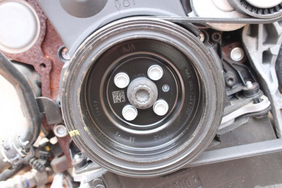 VW AUDI SKODA SEAT KOŁO PASOWE 04L105243 03G105243 04L 105 243 1.6 TDi 2.0 TDi 04L105243 03G105243 04L105243 03G105243 04L105243