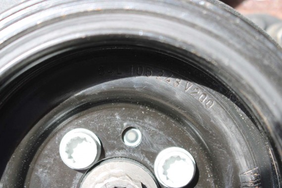 VW AUDI SKODA SEAT KOŁO PASOWE 04L105243 03G105243 04L 105 243 1.6 TDi 2.0 TDi 04L105243 03G105243 04L105243 03G105243 04L105243