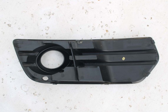 AUDI Q5 KRATKA ZDERZAKA 8R0807681A 8R0807682A kolor 01C czerń satynowa pod HALOGEN ACC wlotu powietrza  8R0807681A 8R0807682A 8R