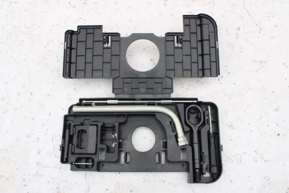 AUDI A5 SPORTBACK 8T8813685 KLUCZ DO KÓŁ + ETUI + ŚRUBOKRĘT + hak ucho 8K0805615 8N0012219 8Z0012255 Schowek z Narzędziami