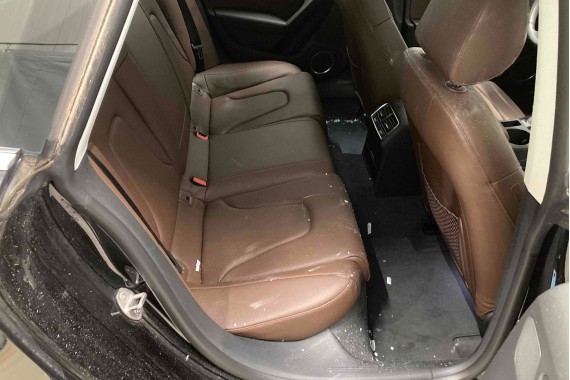 AUDI A4 A5 8K ZAŚLEPKA FOTELI TYŁ 8T0887233 8T0887187 8T0 887 187 zaślepka wykończenie MOCOWANIE ISOFIX UCHWYT + ZAŚLEPKA osłona