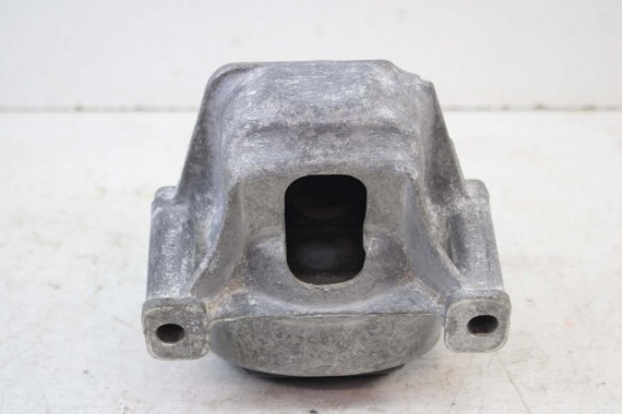 AUDI A4 A5 PODUSZKA ŁAPA SILNIKA 8R0199381AN 8R0199381B lewa prawa strona 2 sztuki 8R0 199 381 AN 8R0 199 381 B  8R0199381AJ 8K