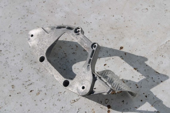 AUDI A4 A5 A6 A7 A8 Q5 ŁAPA WSPORNIK MOSTU 8K0599287J 8K0599287G 8K0 599 287 J 8K0599287G ŁAPY ZAWIESZENIA 8K0599287G 8K0599287J