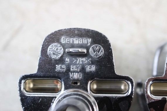 AUDI UCHWYT MOCOWANIE BAGAŻNIKA 1K0864203C 1K0 864 203 C bagażu 1K0864203 ładunku uchwyty chrom uchwyt zabezpieczenie ładunków