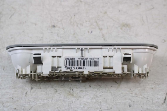 AUDI LAMPKA OŚWIETLENIE PODSUFITKI 8T0947111B kolor ET1 kryształowo srebrny  8T0 947 111 B A4 A5 Q5 8K 8R 8T0947111B 8T0947111B