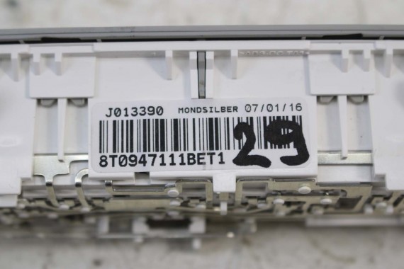 AUDI LAMPKA OŚWIETLENIE PODSUFITKI 8T0947111B kolor ET1 kryształowo srebrny  8T0 947 111 B A4 A5 Q5 8K 8R 8T0947111B 8T0947111B