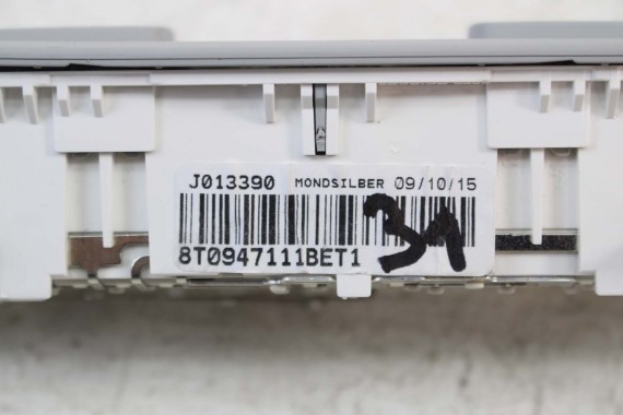 AUDI LAMPKA OŚWIETLENIE PODSUFITKI 8T0947111B kolor ET1 kryształowo srebrny  8T0 947 111 B A4 A5 Q5 8K 8R 8T0947111B 8T0947111B