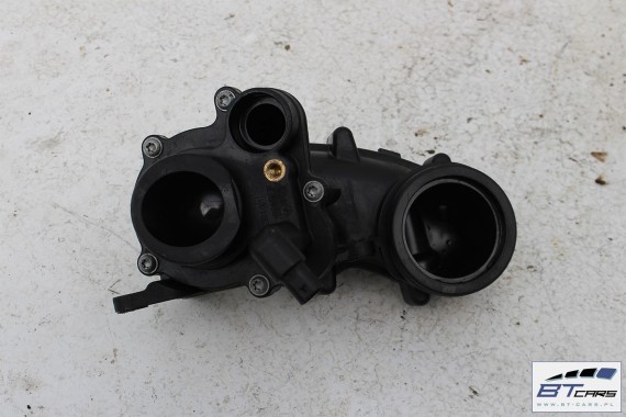 AUDI A4 TERMOSTAT OBUDOWA 059121111BJ 059 121 111 BJ 3.0 TDi diesel regulator płynu chłodzącego
