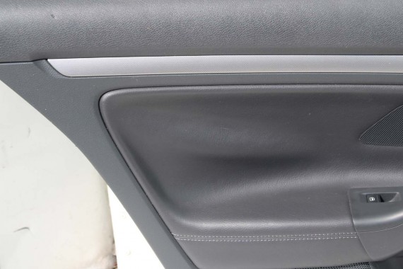 VW JETTA BOCZKI DRZWIOWE BOCZEK TAPICERKA 1K5 skóra grafit 1K4867011 1K4867012 1K5867211 1K5867212 1K5867211 1K5867212 1K4867012