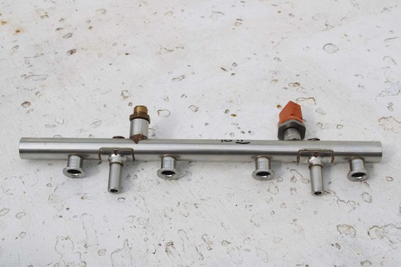 AUDI VW LISTWA WTRYSKOWA 06H133317D 06H133317 rozdzielacz paliwa 06H133317D 06H133317 06H133317C 06H133317D 06H133317 06H133317C