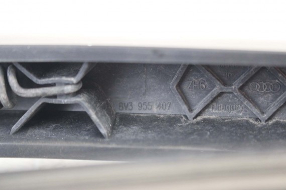 AUDI A3 WYCIERACZKA TYLNA TYŁ + PIÓRO 8V3955407 8V3 955 407 RAMIĘ TYLNEJ WYCIERACZKI Z PIÓREM RAMIONA 8V3955407 8V3955425