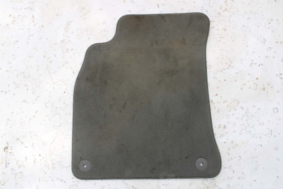 AUDI A4 DYWANIKI WYCIERACZKI PODŁOGI 8K1863691B 8K1 863 691 B 8K 8K0864450 8K1863691B 8K1863691F 8K1863691H Kolor: 4DP szary