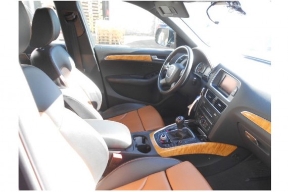 AUDI Q5 DYWANIKI PODŁOGI 8R1863691 8R0864450 wycieraczki 8R1 863 691 8R0864450 VMU czarny brąz koniakowy 8R1863691 8R1863691 8R