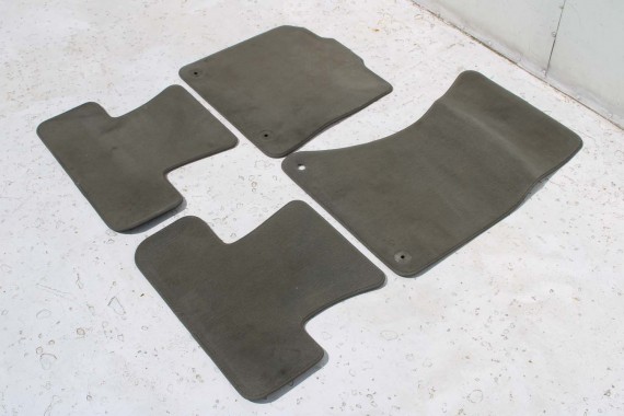 AUDI Q5 DYWANIKI WYCIERACZKI PODŁOGI 8R1863691 8R1 863 691 8R kolor JN0 beż DYWANIKÓW 8R1863691 8R0864450 8R1863691B 8R1863691D