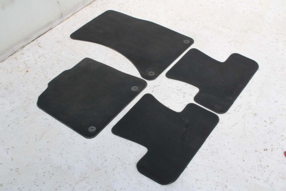 AUDI Q5 DYWANIKI WYCIERACZKI PODŁOGI 8R1863691 8R1 863 691 8R kolor 9AM czarny 8R1863691 8R1863691 8R1863691 8R0864450 8R1863691