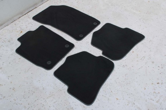 AUDI A1 DYWANIKI PODŁOGI WYCIERACZKI 8X1863691A 8X1 863 691 A MOY 8X1863691 8X0864450 8X0863724 8X1863691A 8X1863713 8X1863714