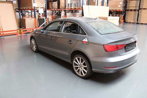 AUDI A3 SEDAN LX7R DRZWI...