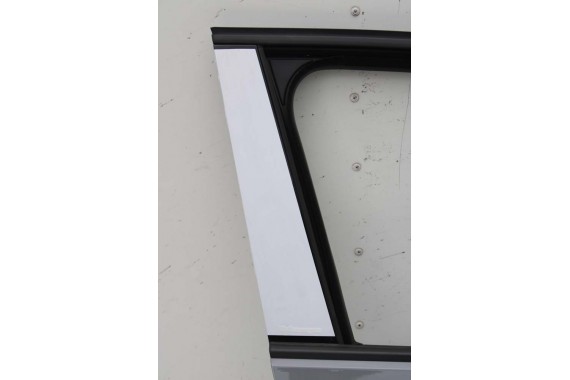 VW ID4 Pro DRZWI PRAWE PRZÓD + TYŁ STRONA PRAWA przednie + tylne 2 sztuki C2C2 LA7C 11A831056A 11A833056 11A831056 11A833056