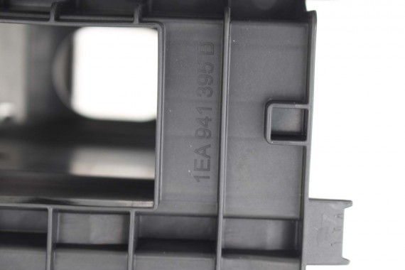 VW ID4 BELKA POD KONSOLĘ 11B857017 stelaż DESKI ROZDZIELCZEJ kokpitu konsoli 11B857017 11B857017 11B857017 11B857017