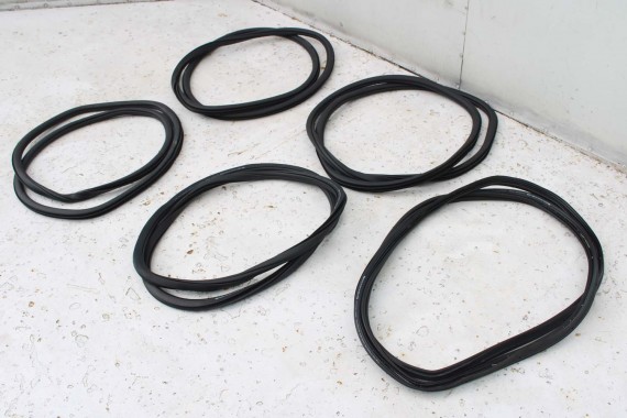 VW ID4 USZCZELKA DRZWI 11A867911B 11A867912B 11A867913B 11A867914B AUDI Q4 11A867911C 11A867912C 11A867913C 11A867914C 11A867914