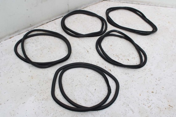 VW ID4 USZCZELKA DRZWI 11A867911B 11A867912B 11A867913B 11A867914B AUDI Q4 11A867911C 11A867912C 11A867913C 11A867914C 11A867914