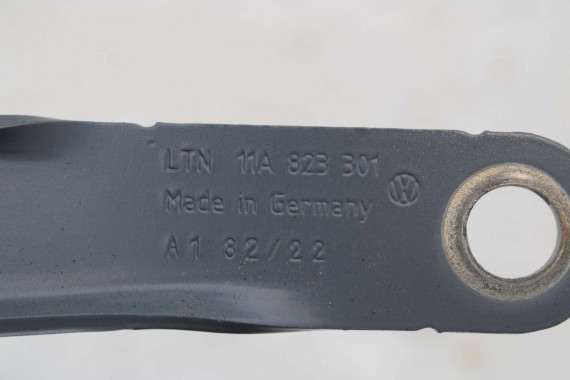 VW ID4 ZAWIAS MASKI ZAWIASY 11A823301 11A823302 przód przedni 11A823301 11A823302 11A823301B 11A823302B  11A823301 11A823302