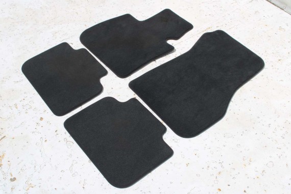 BMW X1 F48 DYWANIKI PODŁOGI 7382311 wycieraczki kolor czarny 54477382311 7410384 51 47 7408920 7382311 7382311 7382311 7382311