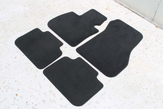 BMW X1 F48 DYWANIKI PODŁOGI 7382311 wycieraczki kolor czarny 54477382311 7410384 51 47 7408920 7382311 7382311 7382311 7382311