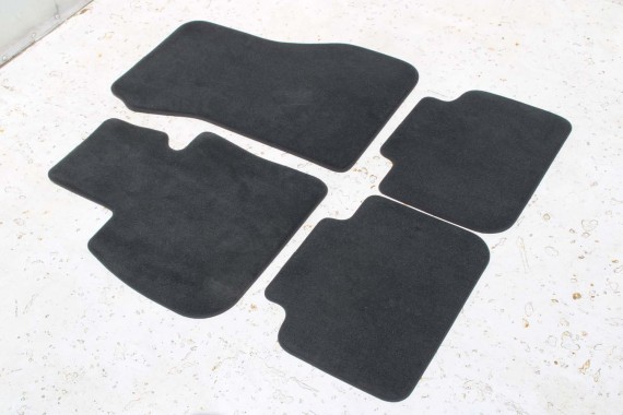 BMW X1 F48 DYWANIKI PODŁOGI 7382311 wycieraczki kolor czarny 54477382311 7410384 51 47 7408920 7382311 7382311 7382311 7382311