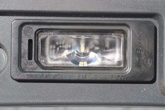 VW ID4 LAMPKI OŚWIETLENIE REJESTRACJI 11A827335B LISTWA Z LAMPKAMI 5NA943021 11A854327 6V0827566 11A827335B 11A827335B 11A827335