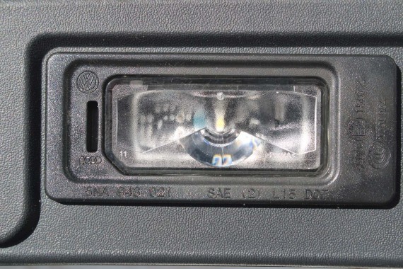 VW ID4 LAMPKI OŚWIETLENIE REJESTRACJI 11A827335B LISTWA Z LAMPKAMI 5NA943021 11A854327 6V0827566 11A827335B 11A827335B 11A827335