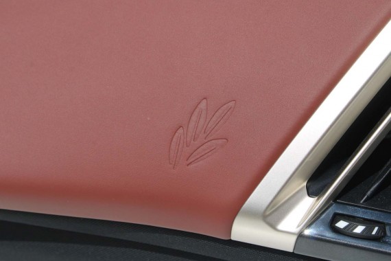 BMW iX KONSOLA PULPIT DESKA ROZDZIELCZA 9783782 KOKPIT PULPIT I20 xDrive50 9631810 9631809 9631799 9631807 DESIGN SUITE CASTANEA