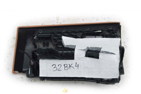 BMW 4 CABRIO F33 SCHOWEK KONSOLI PASAŻERA 9228283 LCi F30 F31 F32 M3 F80 F81 4 M4 9228283 51169228283 9228283 9228283 9228283