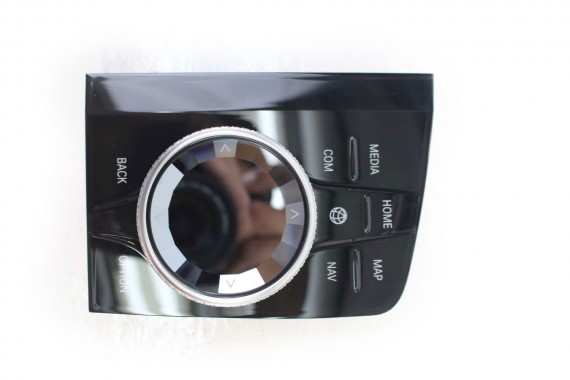 BMW 8 G14 PANEL GAŁKA...