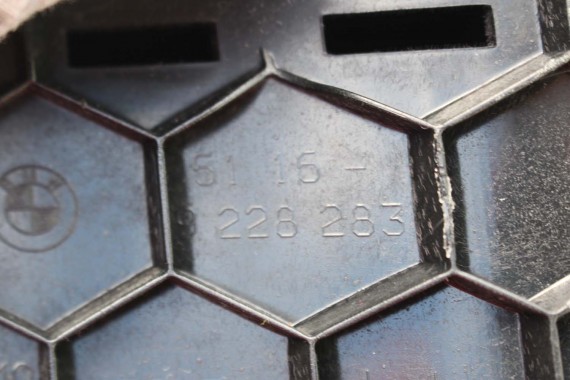 BMW M4 F82 SCHOWEK KONSOLI PASAŻERA czarna F30 F31 F F31 F32 M3 F80 F81 4 F31 F32 BMW M4 Coupe F82 9228283 8057544 51169228283