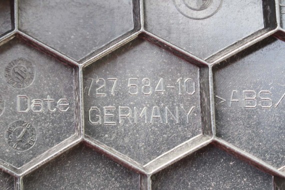 BMW M4 F82 SCHOWEK KONSOLI PASAŻERA czarna F30 F31 F F31 F32 M3 F80 F81 4 F31 F32 BMW M4 Coupe F82 9228283 8057544 51169228283