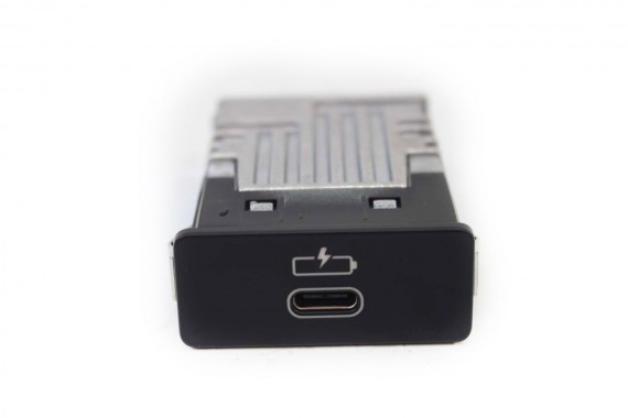 BMW 8 G16 PORT USB...