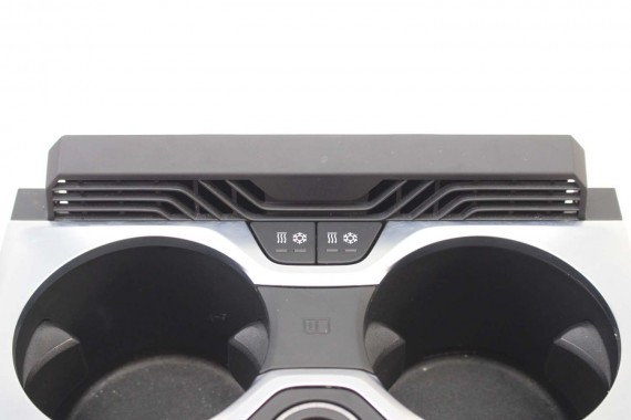 BMW X6 G06 UCHWYT 682173 termiczny NA KUBEK 682173 LCi 682172 przód przedni 5116682173 6842025 51166842025 682173 682173